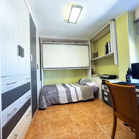 Valencia Avenida Del Puerto Private Rooms 外观 照片